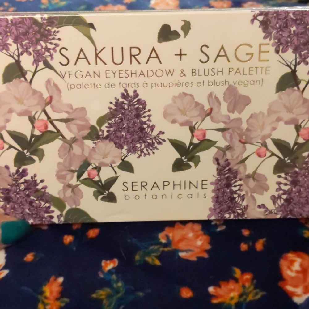 Seraphine Botanicals eyeshadow and blush palette